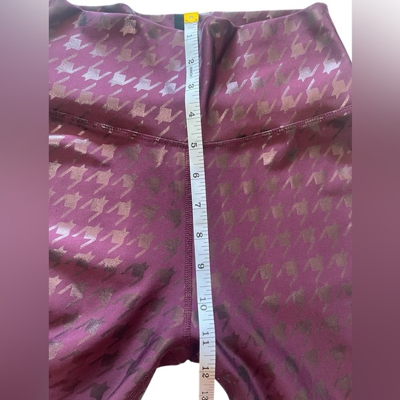 Peloton Show-Up Houndstooth Leggings Size Medium - Picture 9 of 12